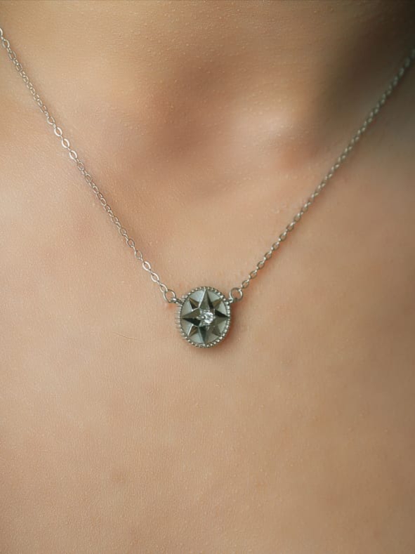 Collier Étoile du Nord Gris en argent Certifié 925 pour femme